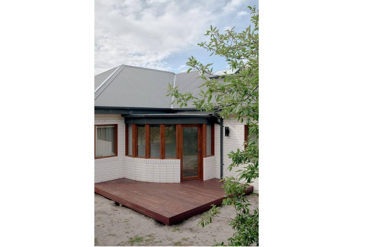 Lorne, premium aluminium and timber windows and doors, valley windows
